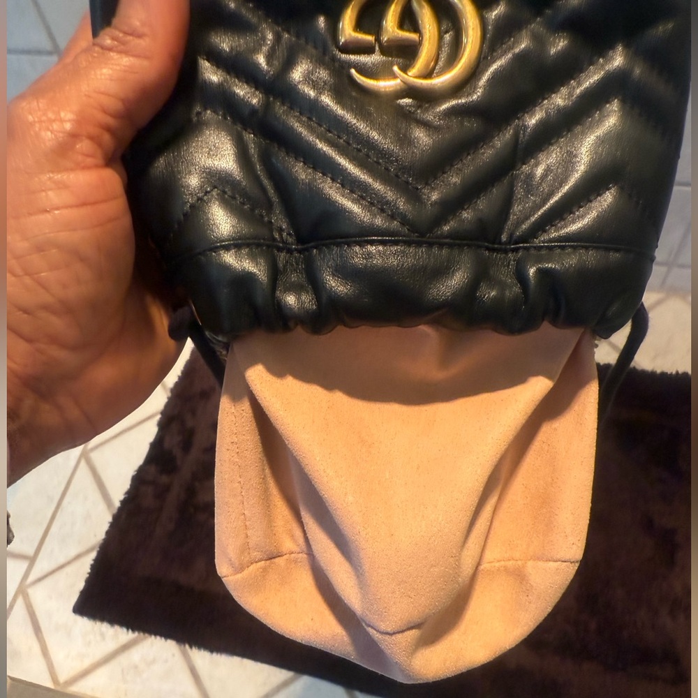 Gucci Marmont Quilted Calfskin Leather Matelasse Mini Bucket Bag with Gold Chain - Picture 14 of 15